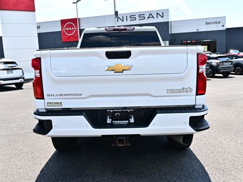 Used 2022 Chevrolet Silverado 2500 High Country AWD/4WD image 7