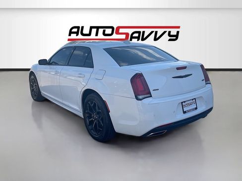 Used 2023 Chrysler 300 Touring L w/ Popular Equipment Group AWD/4WD image 5