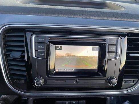 Used 2019 Volkswagen Beetle 2.0T S image 20