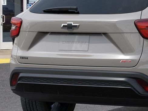 Used 2026 Chevrolet Trax ACTIV w/ Sunroof Package FWD image 14