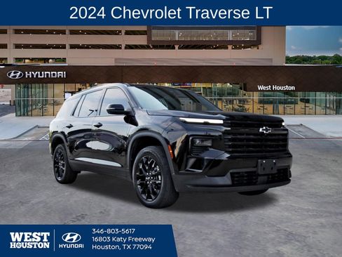 Used 2024 Chevrolet Traverse LT w/ Midnight/Sport Edition FWD image 1