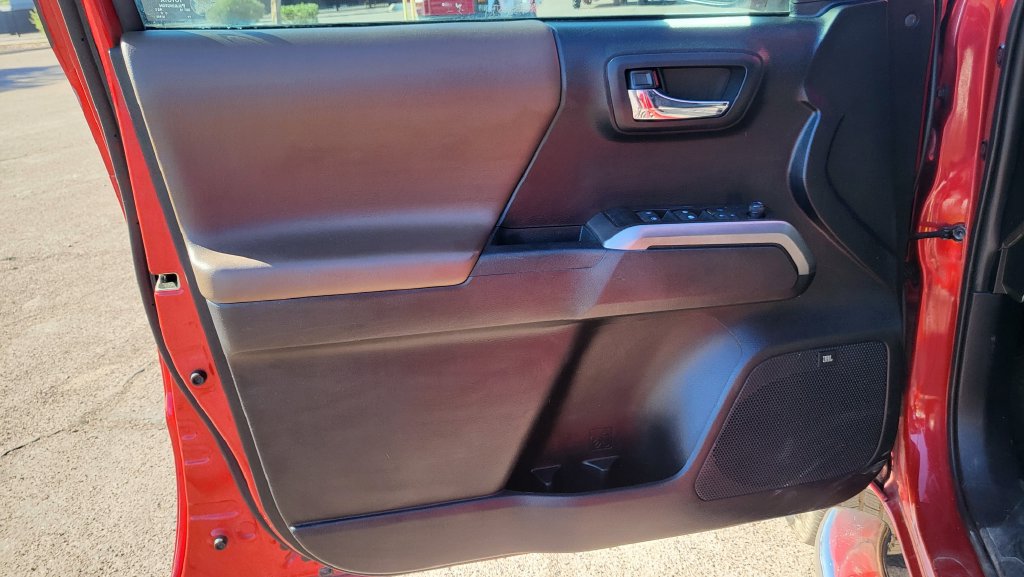 Used 2020 Toyota Tacoma Limited RWD image 25