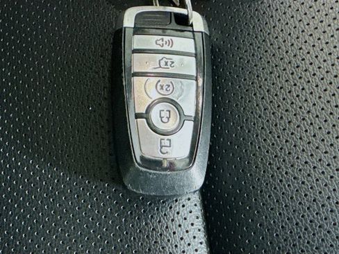 Used 2020 Ford Escape SEL image 36