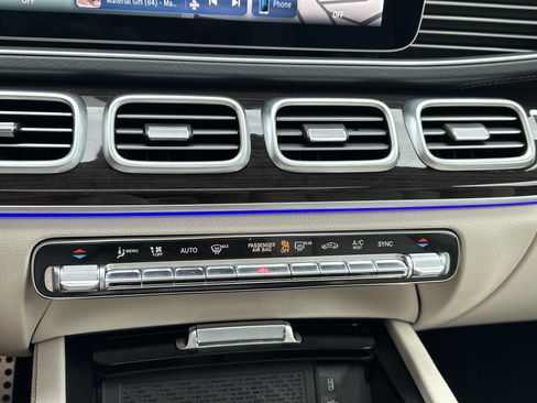 Certified 2025 Mercedes-Benz GLS 580 4MATIC image 35