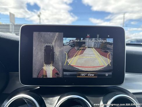 Used 2019 Mercedes-Benz GLC 300 4MATIC image 23