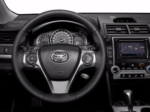 Used 2013 Toyota Camry SE FWD image 6