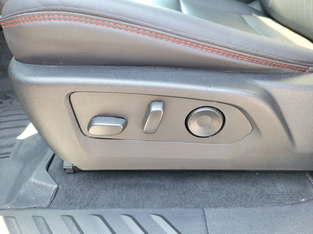Used 2023 GMC Canyon AT4X AWD/4WD image 23