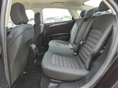 Used 2020 Ford Fusion SE AWD/4WD image 14