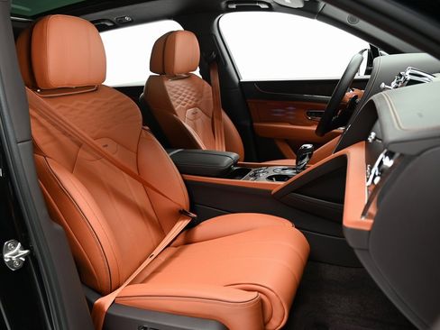 Certified 2025 Bentley Bentayga Extended Wheelbase image 18