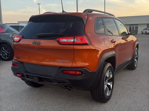 Used 2016 Jeep Cherokee Trailhawk w/ Comfort/Convenience Group AWD/4WD image 5