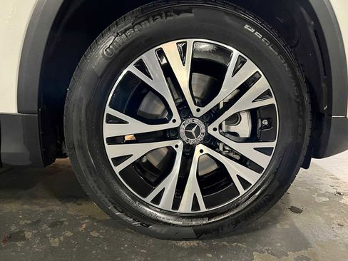 Certified 2025 Mercedes-Benz GLA 250 4MATIC image 9