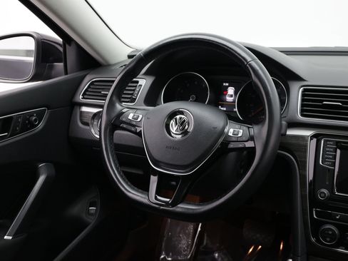 Used 2017 Volkswagen Passat 1.8T SE FWD image 36