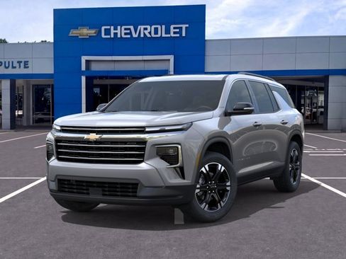 New 2027 Chevrolet Traverse LT w/ Sun and Wheel Package FWD image 6