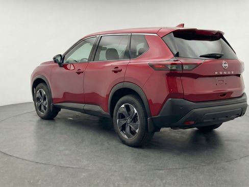 Used 2025 Nissan Rogue SV AWD/4WD image 6