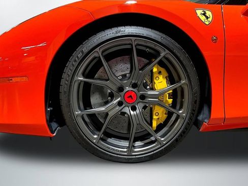 Used 2018 Ferrari 488 GTB RWD image 28