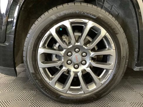 Used 2023 GMC Acadia Denali w/ Denali Ultimate Package AWD/4WD image 3