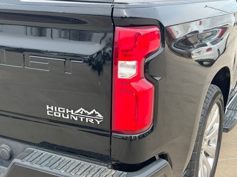 Used 2020 Chevrolet Silverado 1500 High Country w/ Technology Package image 13