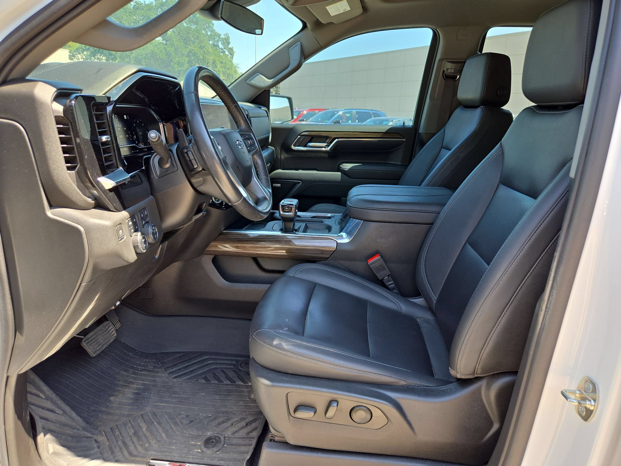 Used 2023 Chevrolet Silverado 1500 RST w/ Texas Edition Plus AWD/4WD image 9