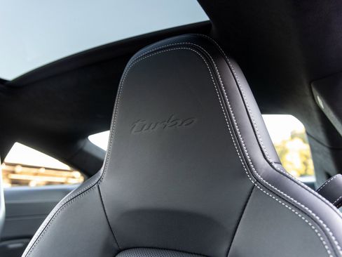 Certified 2022 Porsche 911 Turbo image 31