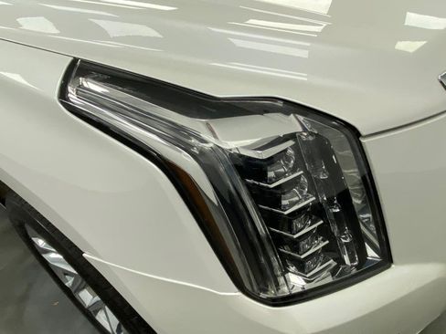 Used 2016 Cadillac Escalade Premium image 10