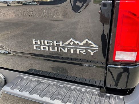 New 2026 Chevrolet Silverado 2500 High Country w/ High Country Premium Package AWD/4WD image 9