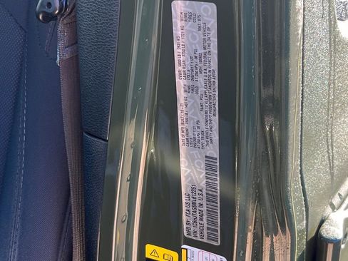 Used 2021 Jeep Gladiator Sport image 32