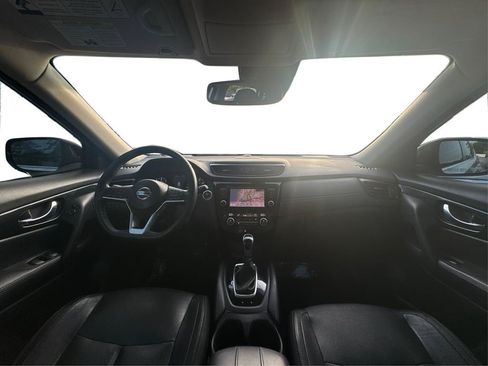 Used 2018 Nissan Rogue SL FWD image 19