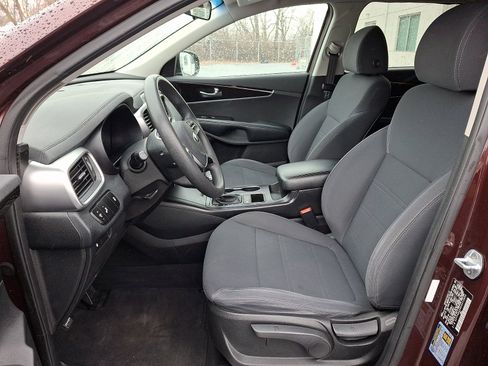Used 2019 Kia Sorento 2.4L LX image 13