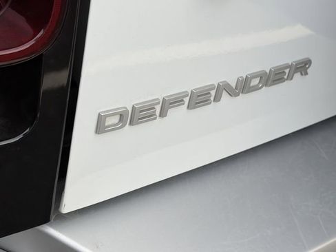 Used 2023 Land Rover Defender 110 S image 7