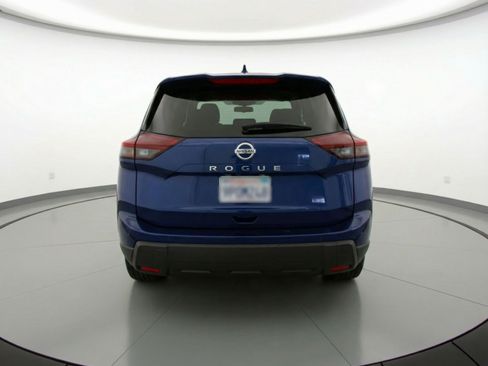 Used 2025 Nissan Rogue SV image 7