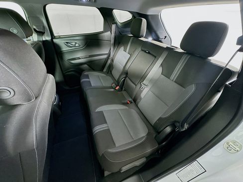 Used 2025 Chevrolet Blazer LT FWD image 25