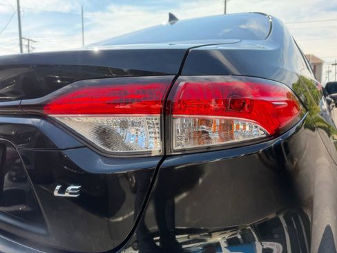 Used 2020 Toyota Corolla LE FWD image 28