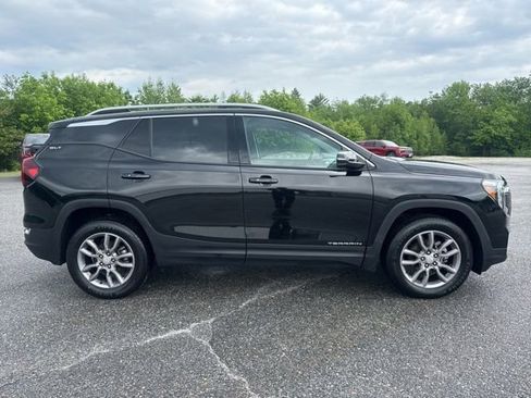 Used 2024 GMC Terrain SLT AWD/4WD image 7