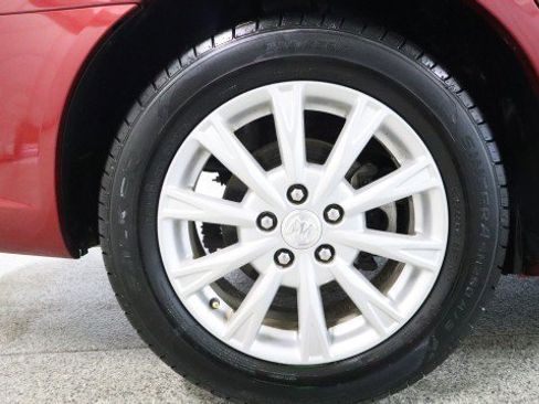 Used 2009 Buick Lucerne CX image 18