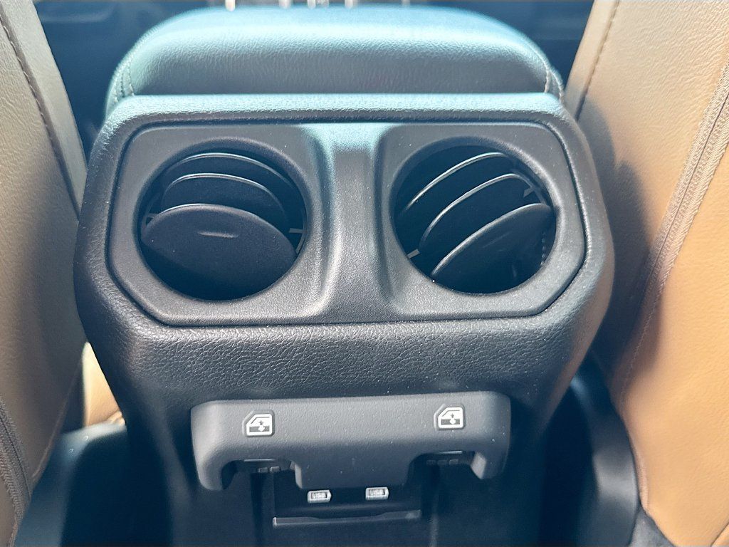 Used 2023 Jeep Wrangler Unlimited Sahara w/ Cold Weather Group AWD/4WD image 28
