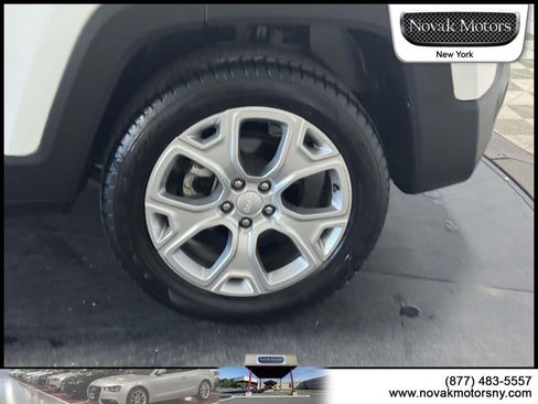 Used 2023 Jeep Renegade Limited AWD/4WD image 6