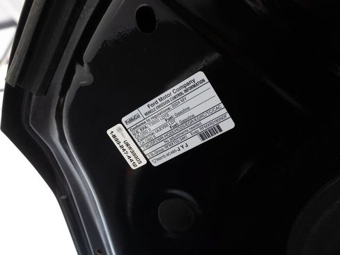 Used 2024 Ford Explorer XLT w/ Equipment Group 202A AWD/4WD image 39