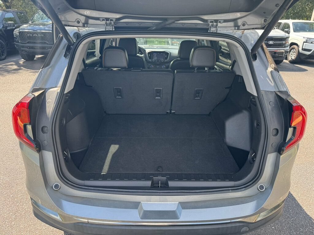 Used 2023 GMC Terrain AT4 AWD/4WD image 8