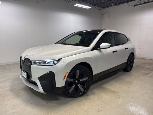 Used 2025 BMW iX M60 image 1