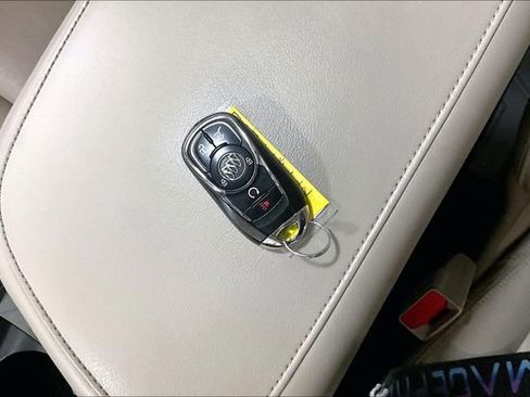 Used 2018 Buick Enclave Premium w/ Trailering Package image 29