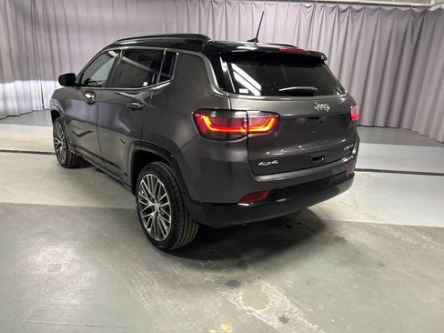 Used 2024 Jeep Compass Limited w/ Elite Group AWD/4WD image 5