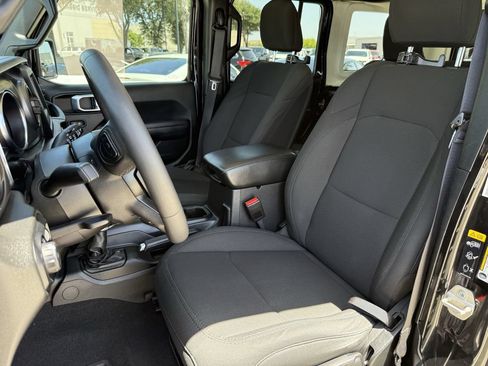 Used 2023 Jeep Wrangler Unlimited Sport AWD/4WD image 23