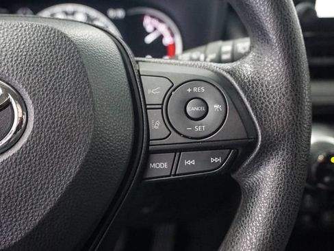 Used 2025 Toyota RAV4 XLE AWD/4WD image 19