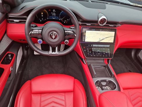 Used 2024 Maserati GranCabrio Trofeo image 11