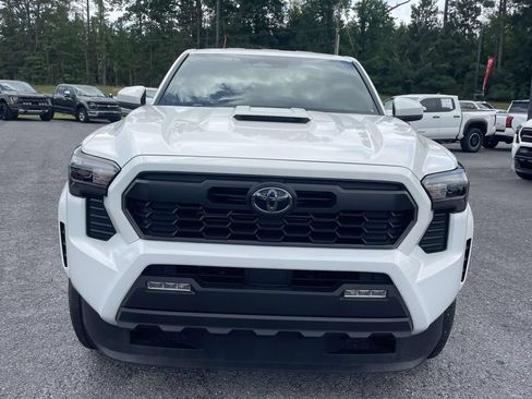 Used 2025 Toyota Tacoma TRD Sport AWD/4WD image 6