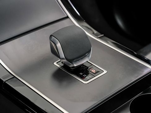 Used 2024 Land Rover Range Rover Evoque Dynamic SE image 29