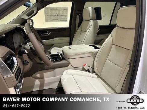New 2026 GMC Yukon XL Denali w/ Denali Reserve Package image 19