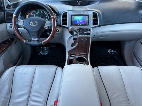 Used 2010 Toyota Venza AWD image 12