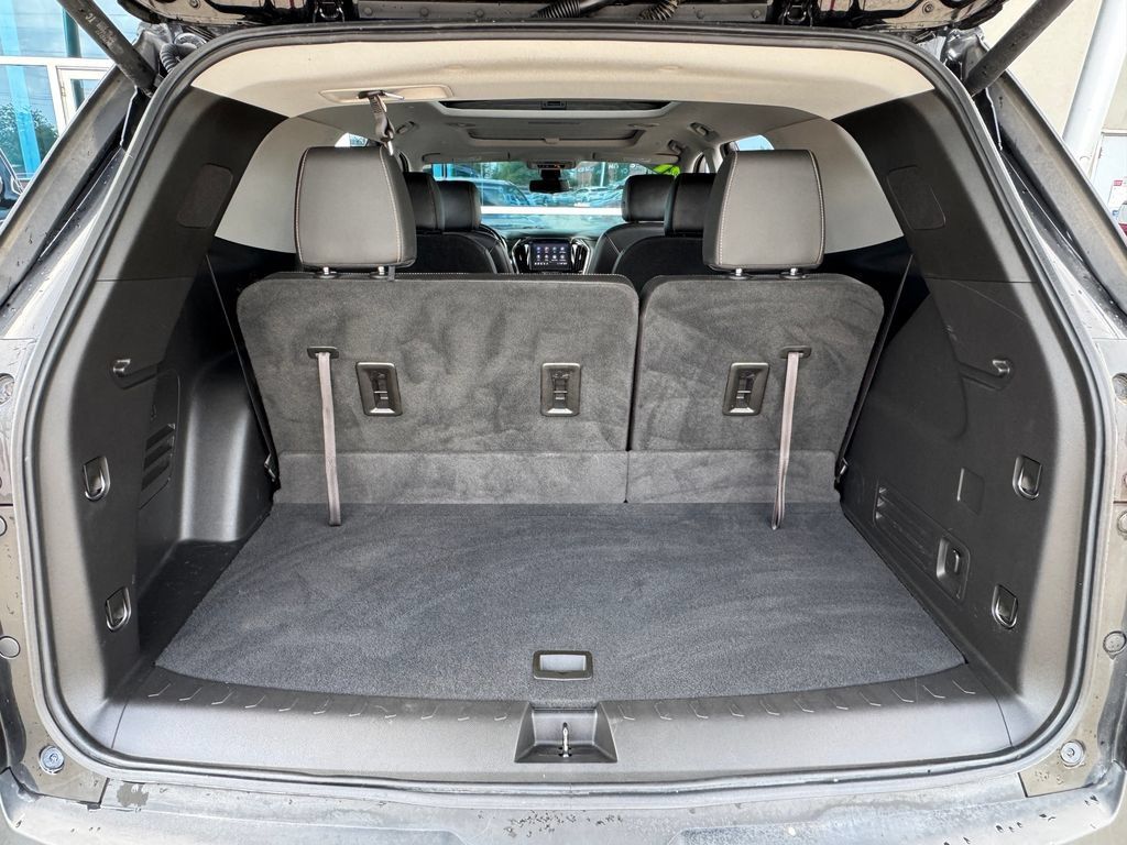 Used 2021 Chevrolet Traverse RS AWD/4WD image 36