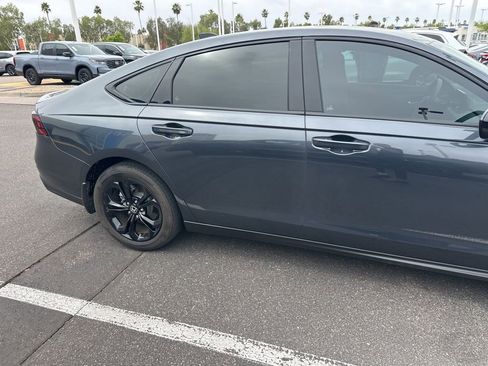 Used 2025 Honda Accord SE image 11